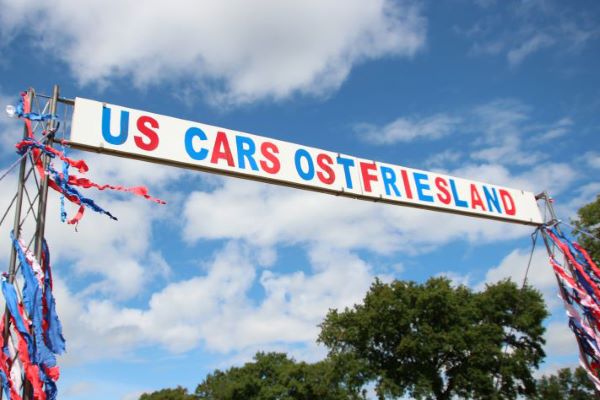 Torbogen US Cars Ostfriesland